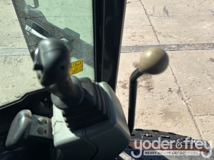 2020-bobcat-e26-image-33