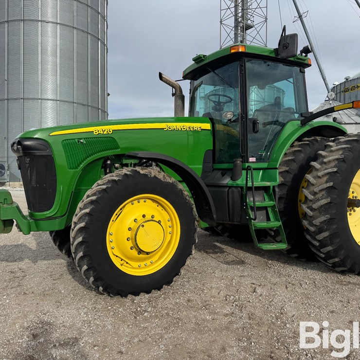 2002 JOHN DEERE 8420