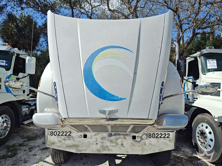 2022-peterbilt-567-t/a-wet-kit-day-cab-truck-tractor-image-48