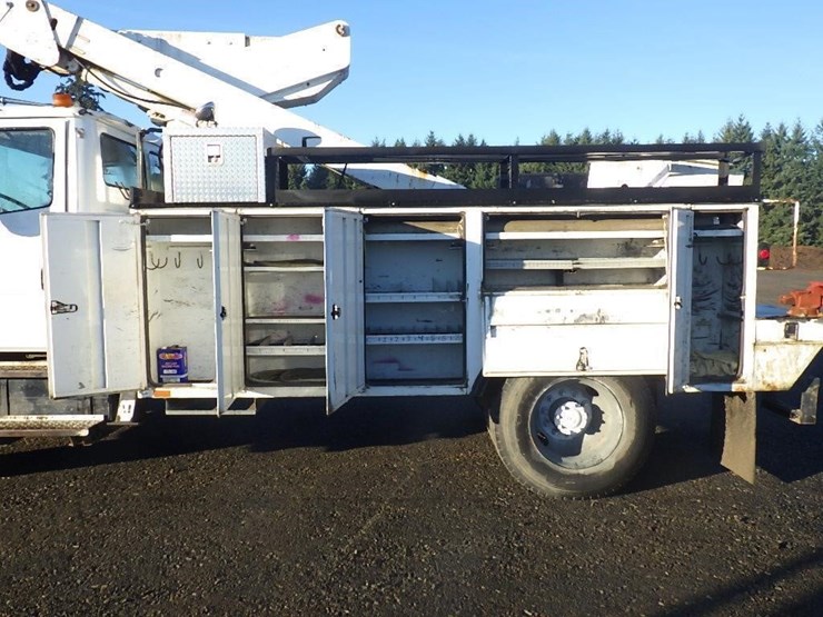 1997-freightliner-fl70-image-17