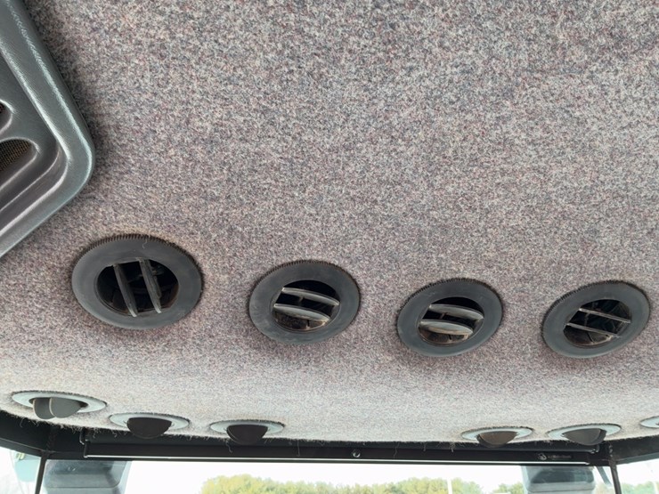 2013-versatile-2375-image-80