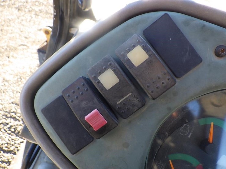 caterpillar-th560b-image-30