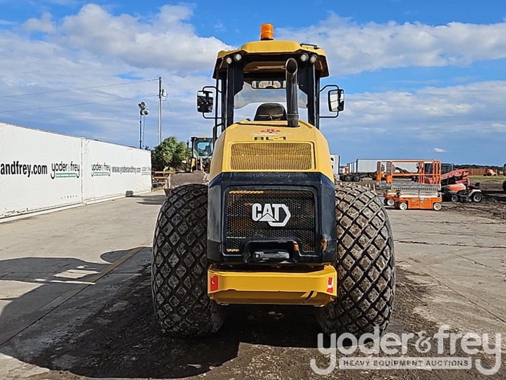 2023-caterpillar-cs10gc-image-13