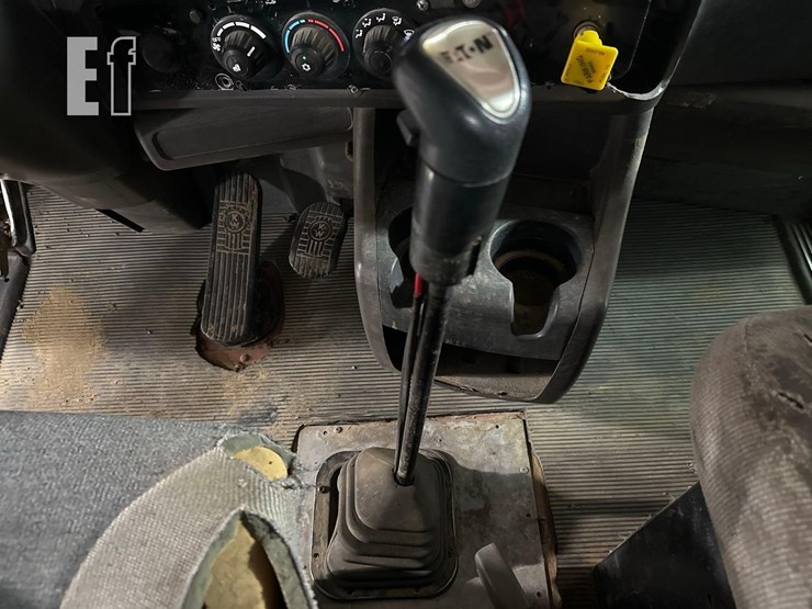 2006-kenworth-t800-image-14