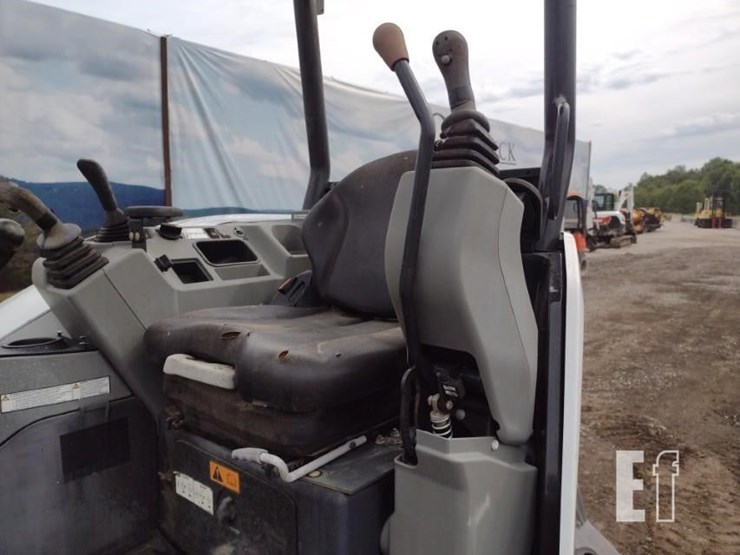 bobcat-e32i-image-13