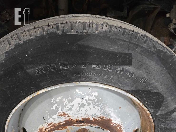 1995-ford-la9000-image-21