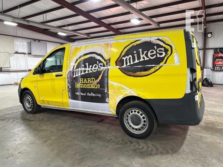 2017-mercedes-benz-metris-image-4