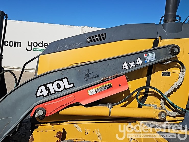 2015-deere-410l-image-11