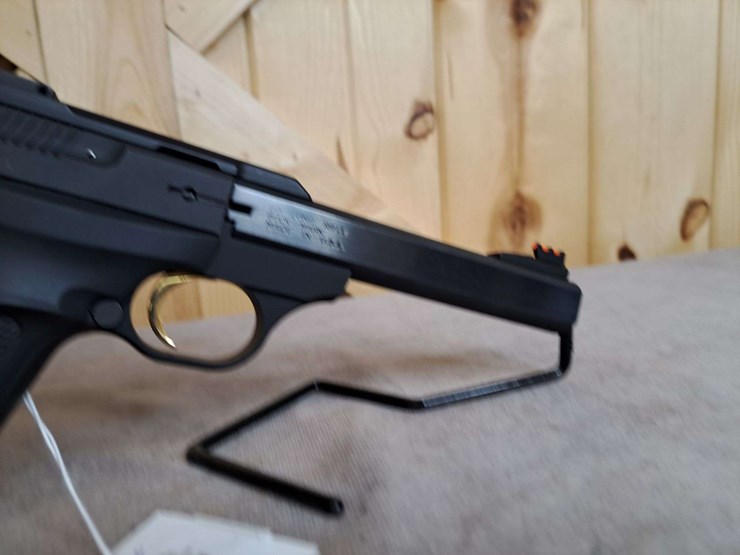 browning-buck-mark-.22-lr-semiauto-pistol-image-11