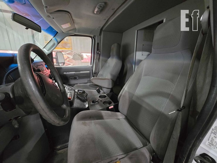 2013-ford-e450-image-9