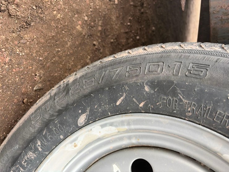 2015-stealth-enclosed-trailer-image-15