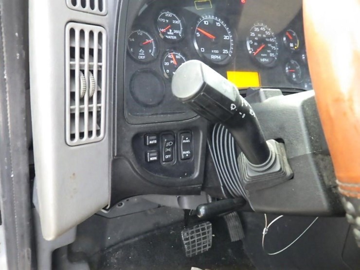 2016-international-prostar-image-43