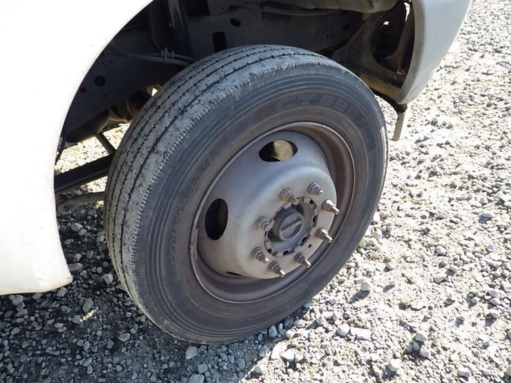 2004-ford-f550-image-28