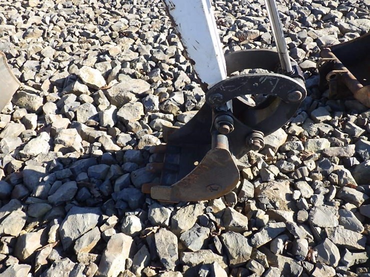 2021-bobcat-e10-image-18