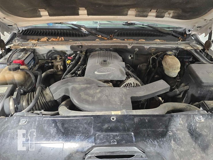 2006-chevrolet-tahoe-image-16