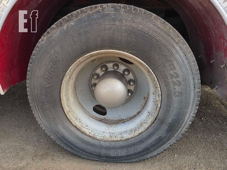 1993-freightliner-fl80-image-26