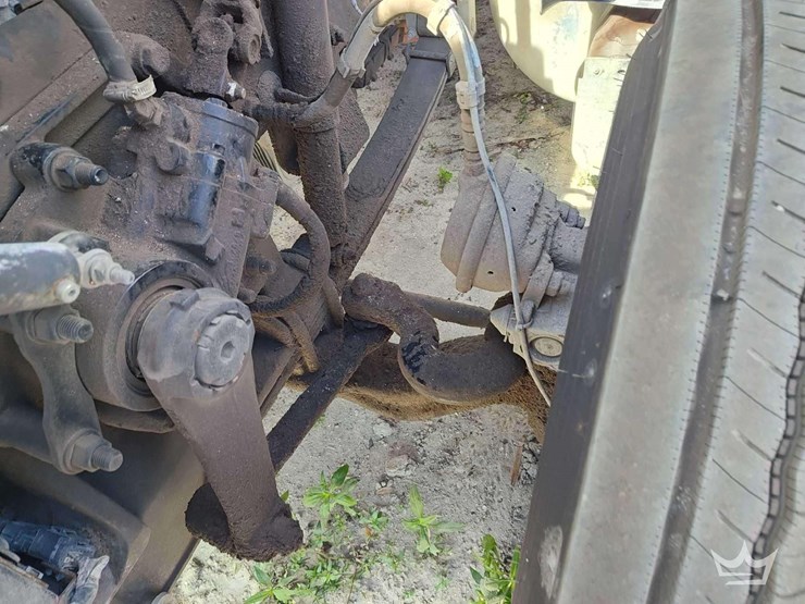 2022-peterbilt-567-t/a-wet-kit-day-cab-truck-tractor-image-30