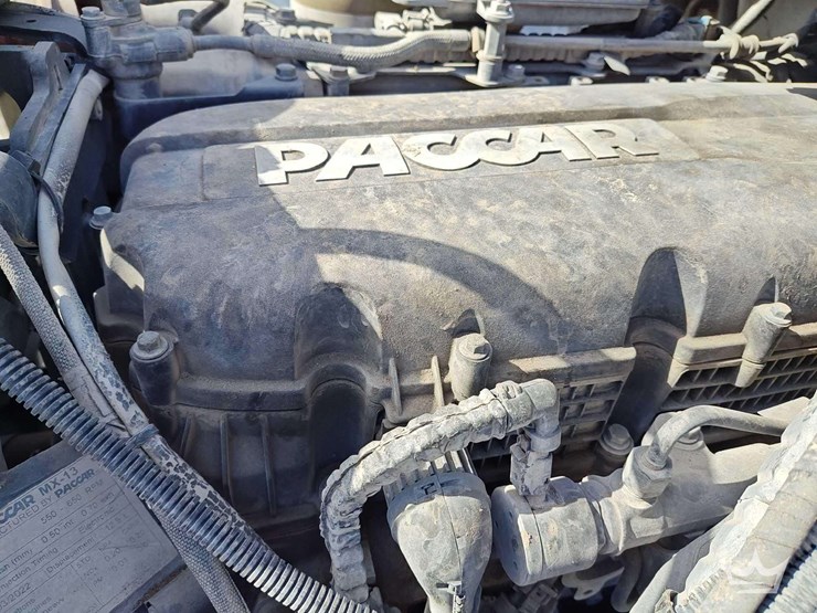 2023-peterbilt-567-t/a-wet-kit-day-cab-truck-tractor-image-12