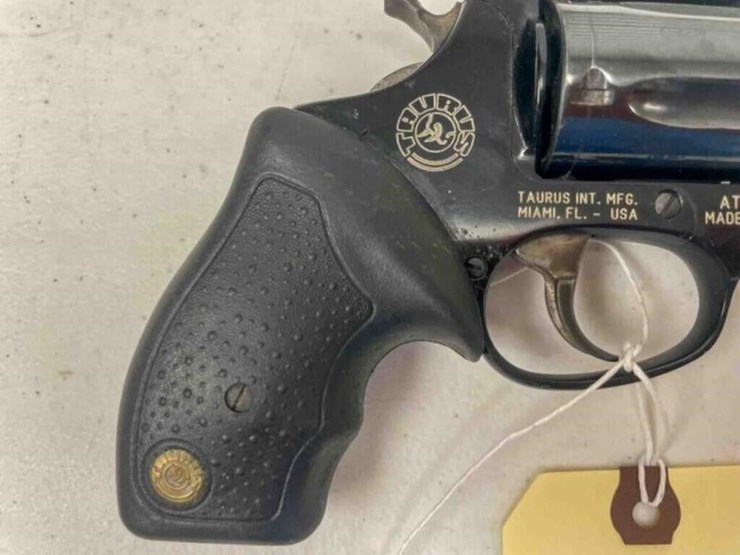 taurus-revolver-image-8