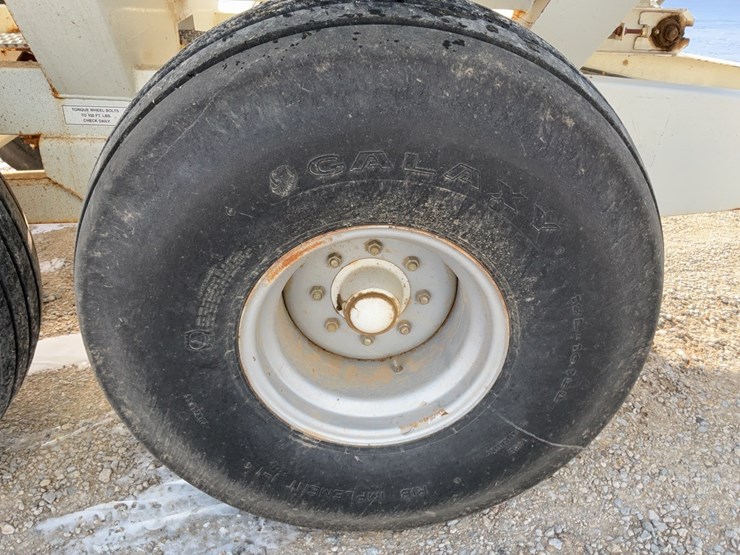 loftness-fs800-fertilizer-spreader-image-39