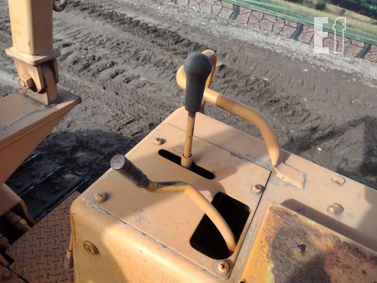 komatsu-d31a-17-image-9