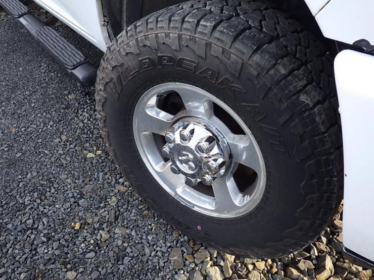 2010-dodge-2500-image-14