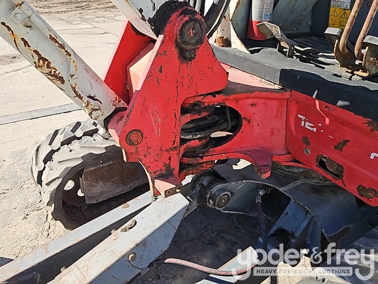 2019-takeuchi-tb235-image-19