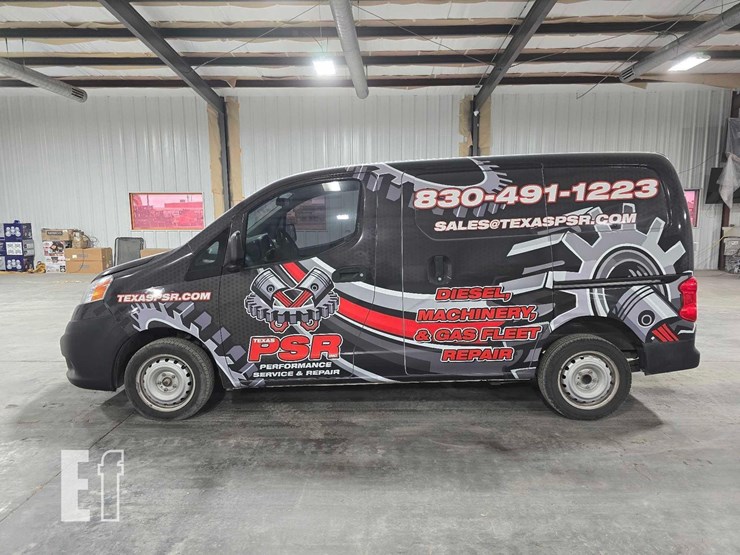 2014-nissan-nv200-image-5