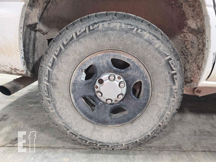 2006-chevrolet-tahoe-image-21