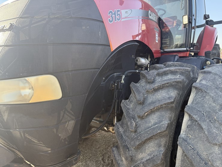 case-ih-315-magnum-image-14