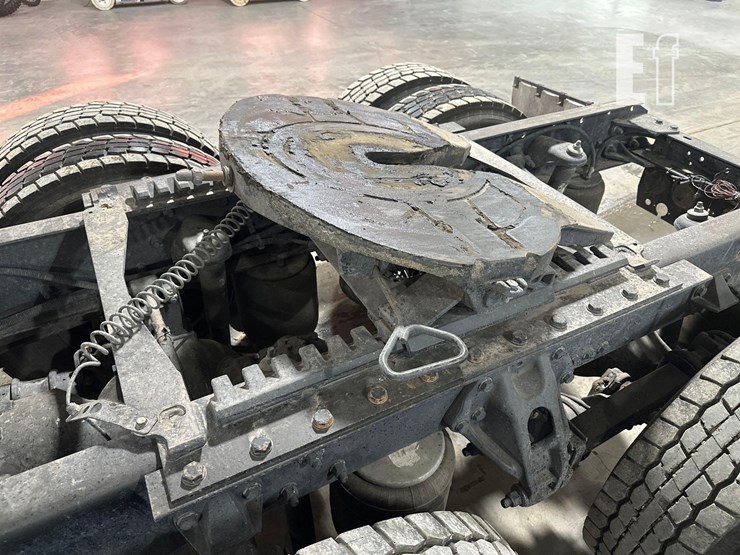 2018-kenworth-t680-image-11