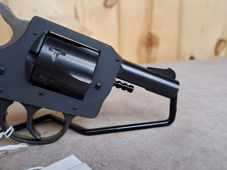 h&r-model-632-.32-s&w-long-da-revolver-image-9
