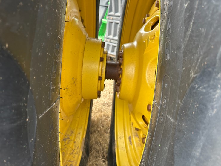 2013-john-deere-9560r-image-18