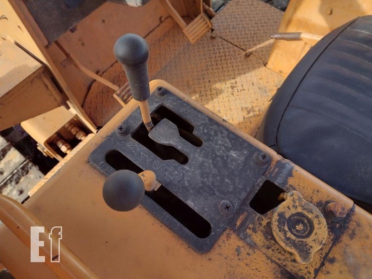 komatsu-d31a-17-image-10