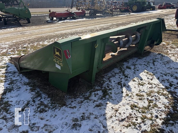 john-deere-444-image-2