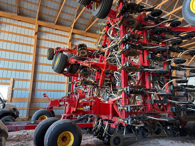 2014-bourgault-7700-image-5