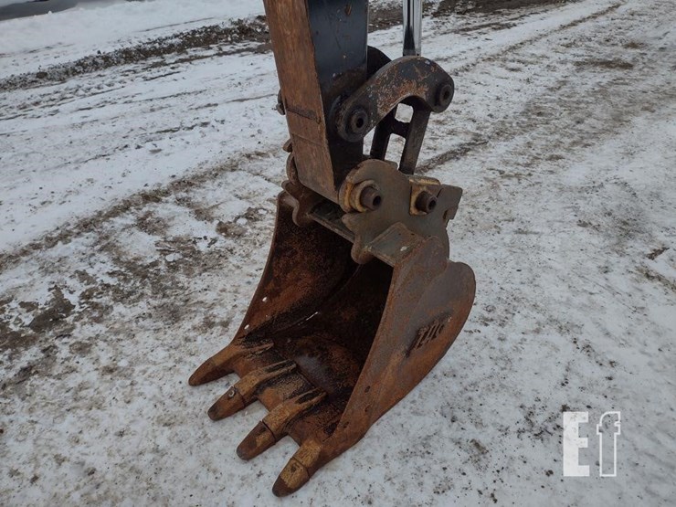 2016-deere-35g-image-18