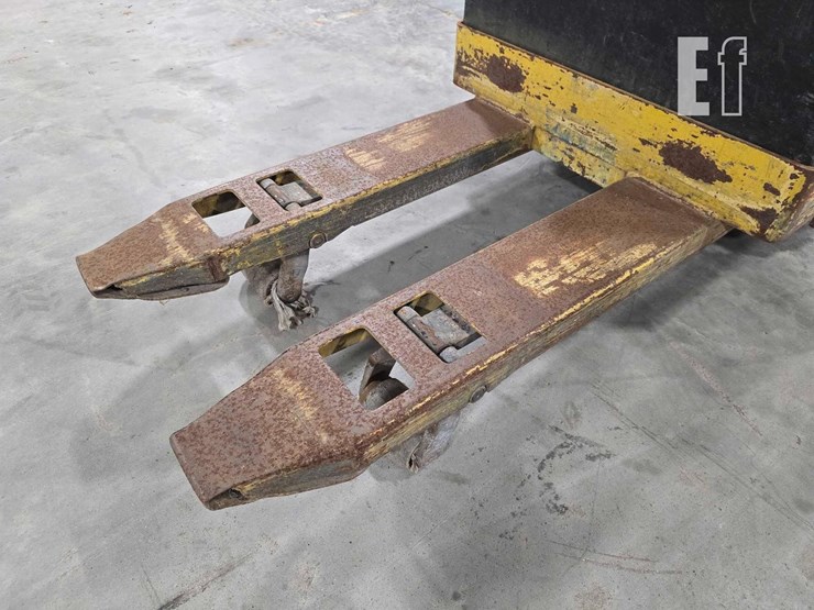 2009-yale-mpb040e-image-9