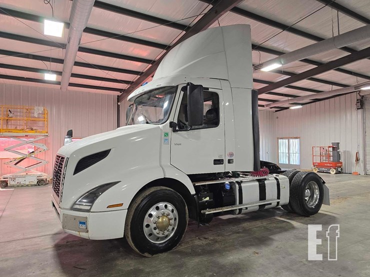 2019-volvo-vnr42t300-image-1