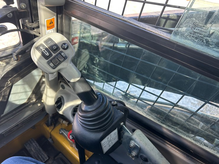 new-holland-c245-image-27