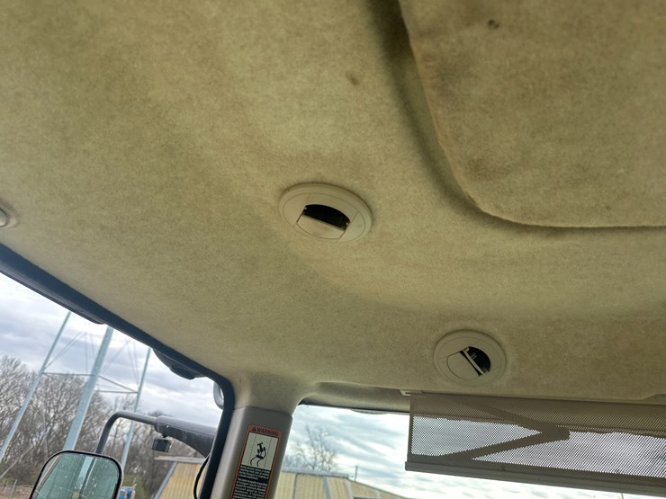 2010-john-deere-8345r-image-70