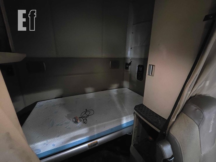 2020-kenworth-t680-image-17