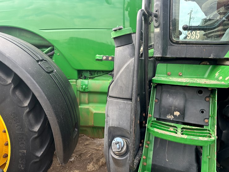 2010-john-deere-8345r-image-35