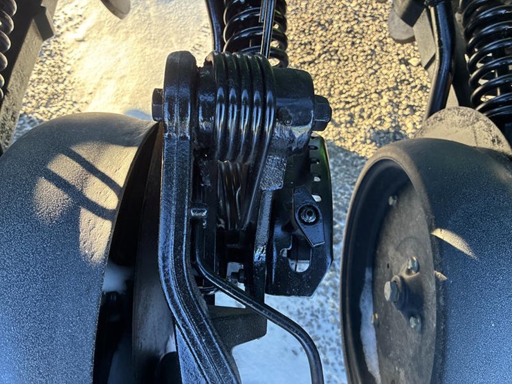 john-deere-1590-image-31