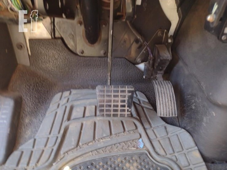 2008-international-durastar-4300-image-9