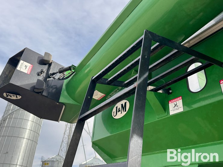 j&m-1151-grain-storm-grain-cart-image-11