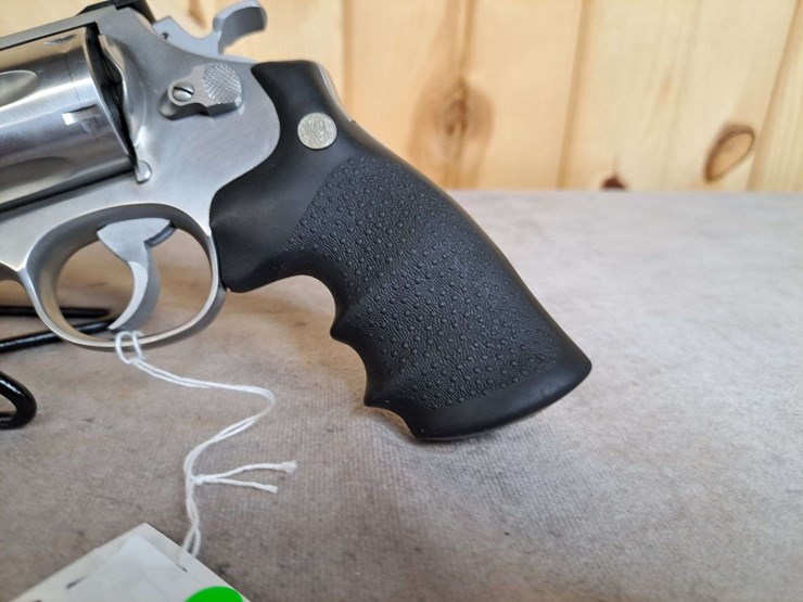 smith-&-wesson-model-629-classic-.44-magnum-da-revolver-image-21
