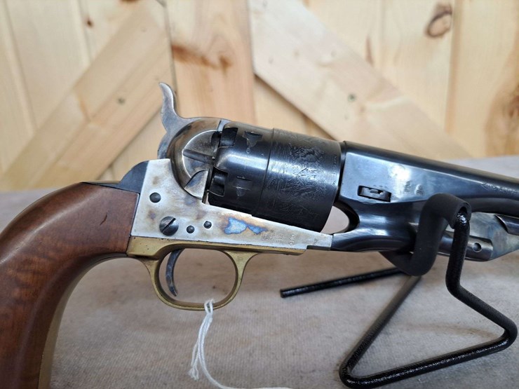 f.-llipietta-.44-caliber-blackpowder-percussion-sa-revolver-image-11