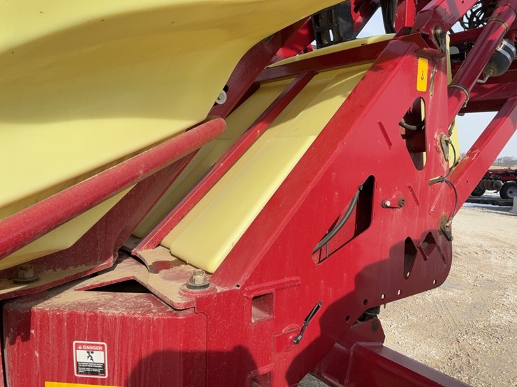 2024-hardi-commander-45-pull-type-sprayer-image-24