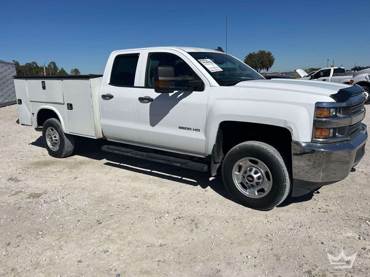 2018-chevrolet-silverado-2500hd-image-2